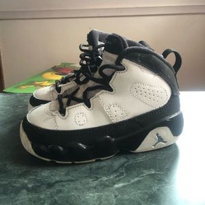 Air Jordan 9 University Blue
